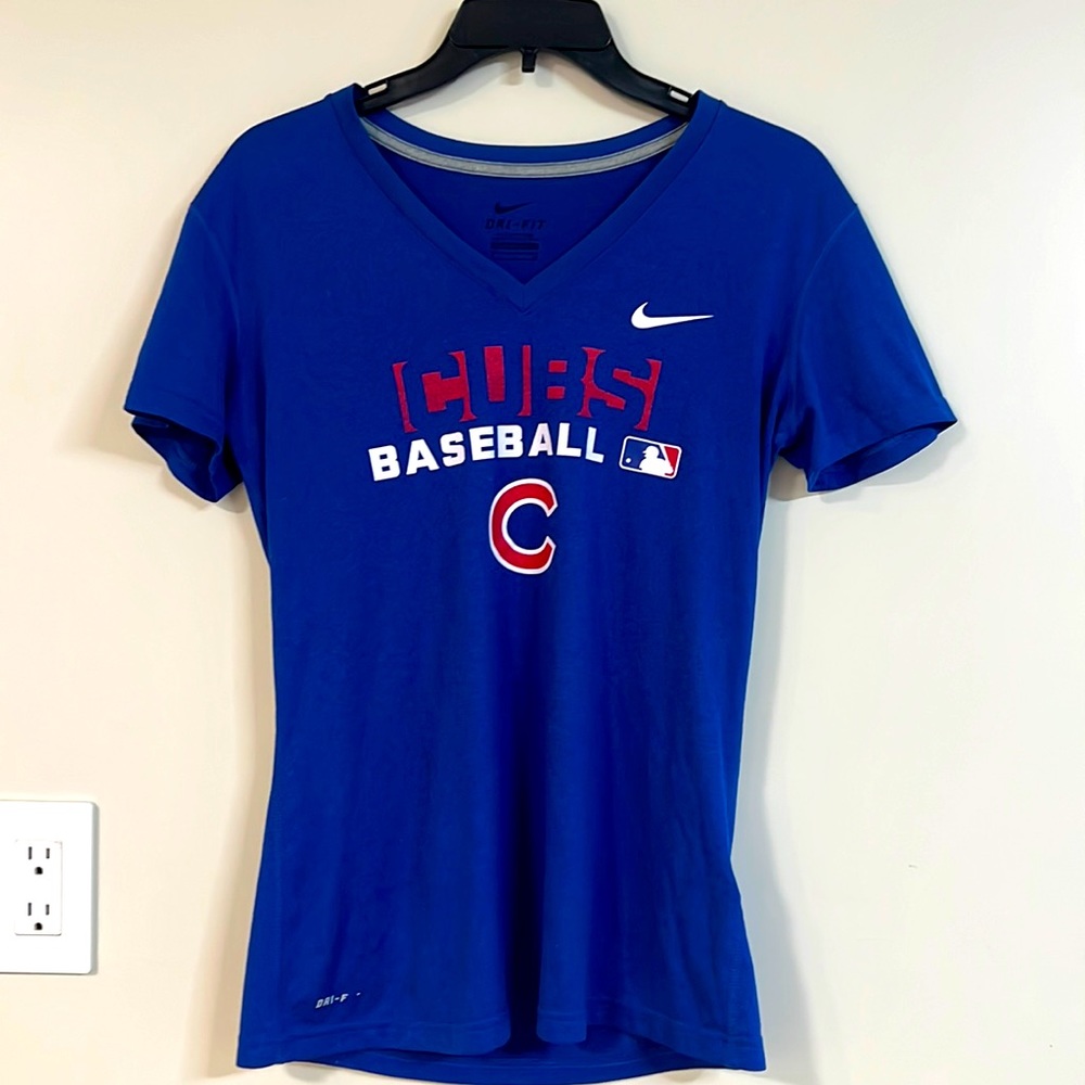 Women’s Nike Dri-Fit Cubs Baseball T-shirt Size Small, Perfect Condition